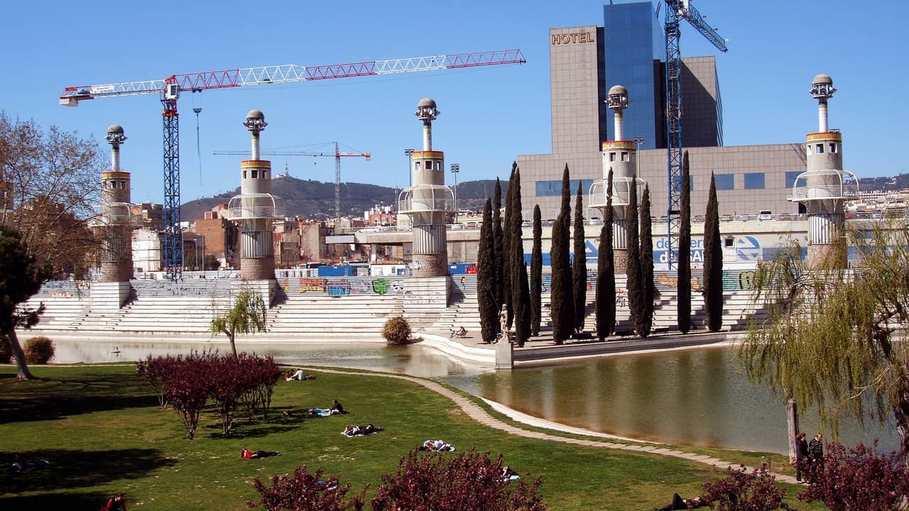 Parc de l'Espanya Industrial, al costat de l'estació de Sants